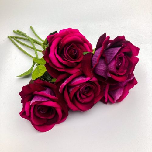 Bársony tapintású magenta-bordó rózsa 50 cm