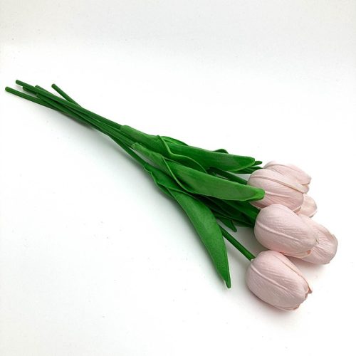 Világos rózsaszín tulipán